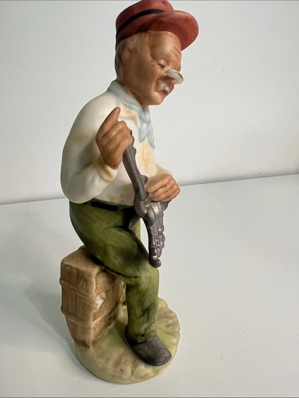 Vintage Ceramic Male Figurine Holding Keys (Unbranded)
